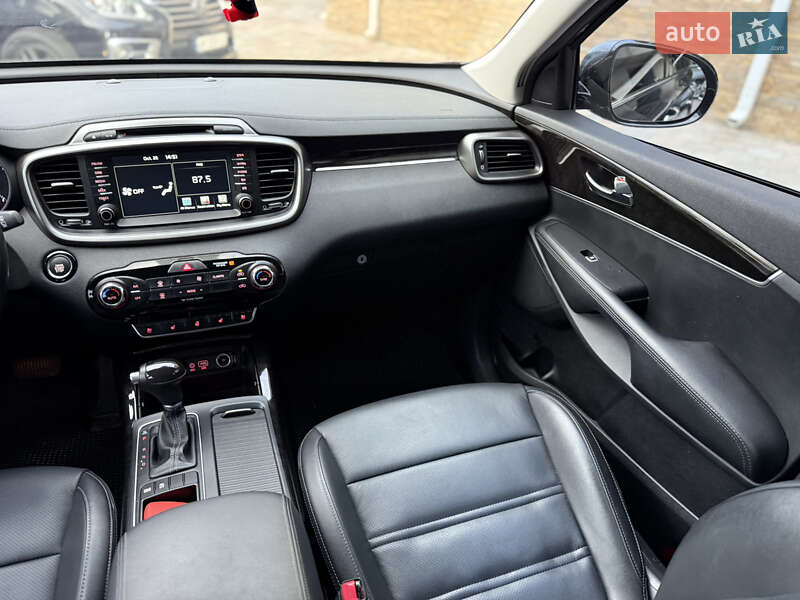 Внедорожник / Кроссовер Kia Sorento 2017 в Одессе