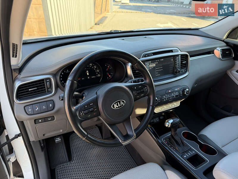 Внедорожник / Кроссовер Kia Sorento 2017 в Киеве