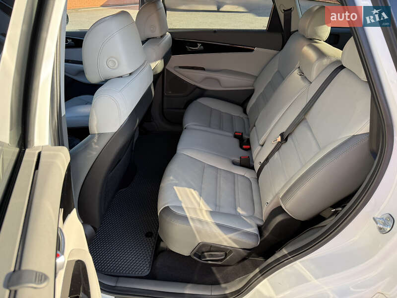 Внедорожник / Кроссовер Kia Sorento 2017 в Киеве