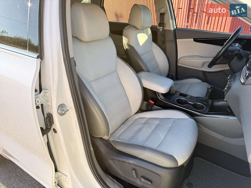 Внедорожник / Кроссовер Kia Sorento 2017 в Киеве