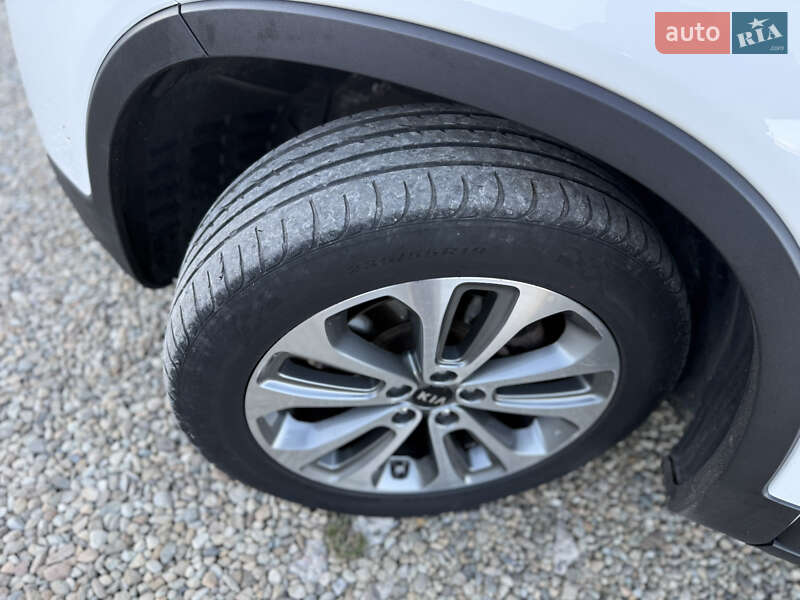 Внедорожник / Кроссовер Kia Sorento 2014 в Калуше