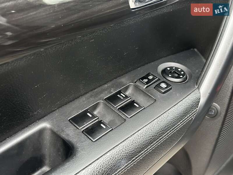 Внедорожник / Кроссовер Kia Sorento 2012 в Львове фото 16 Внедорожник / Кроссовер Kia Sorento 2012 в Львове