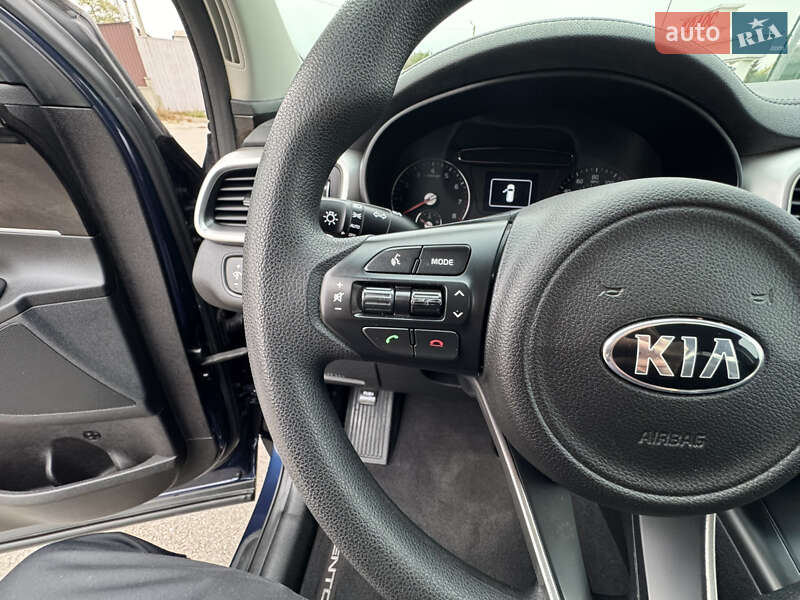 Позашляховик / Кросовер Kia Sorento 2017 в Києві
