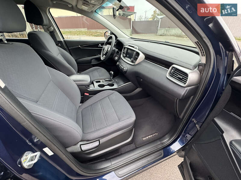 Позашляховик / Кросовер Kia Sorento 2017 в Києві