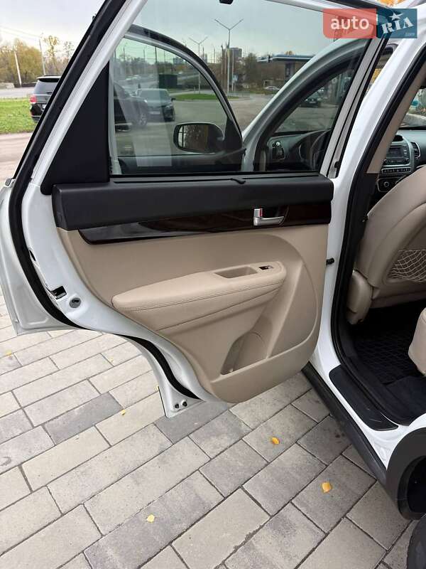 Внедорожник / Кроссовер Kia Sorento 2013 в Харькове фото 12 Внедорожник / Кроссовер Kia Sorento 2013 в Харькове