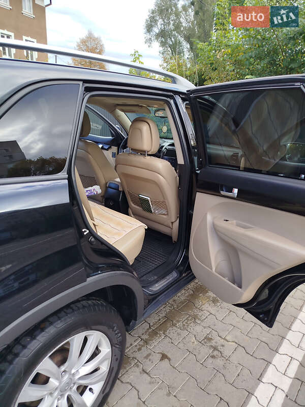 Внедорожник / Кроссовер Kia Sorento 2012 в Черновцах