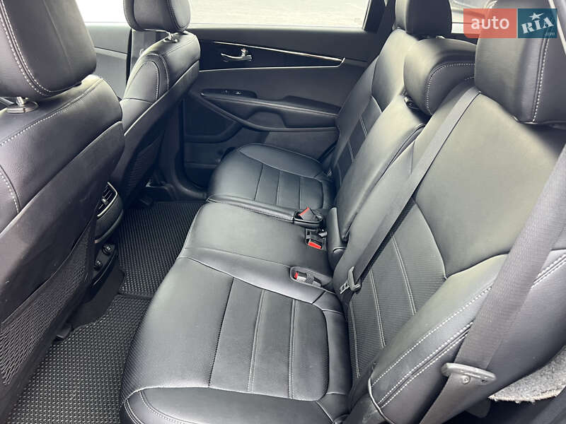 Позашляховик / Кросовер Kia Sorento 2016 в Трускавці фото 17 Позашляховик / Кросовер Kia Sorento 2016 в Трускавці