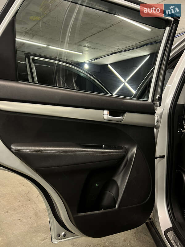 Внедорожник / Кроссовер Kia Sorento 2010 в Киеве