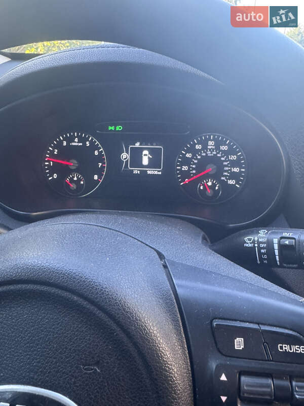 Позашляховик / Кросовер Kia Sorento 2017 в Івано-Франківську