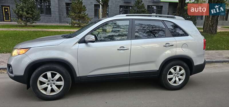 Позашляховик / Кросовер Kia Sorento 2013 в Києві фото 33 Позашляховик / Кросовер Kia Sorento 2013 в Києві
