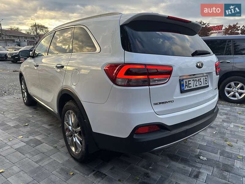 Внедорожник / Кроссовер Kia Sorento 2016 в Днепре