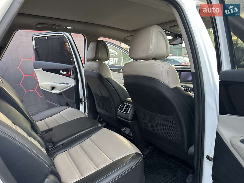 Внедорожник / Кроссовер Kia Sorento 2016 в Днепре