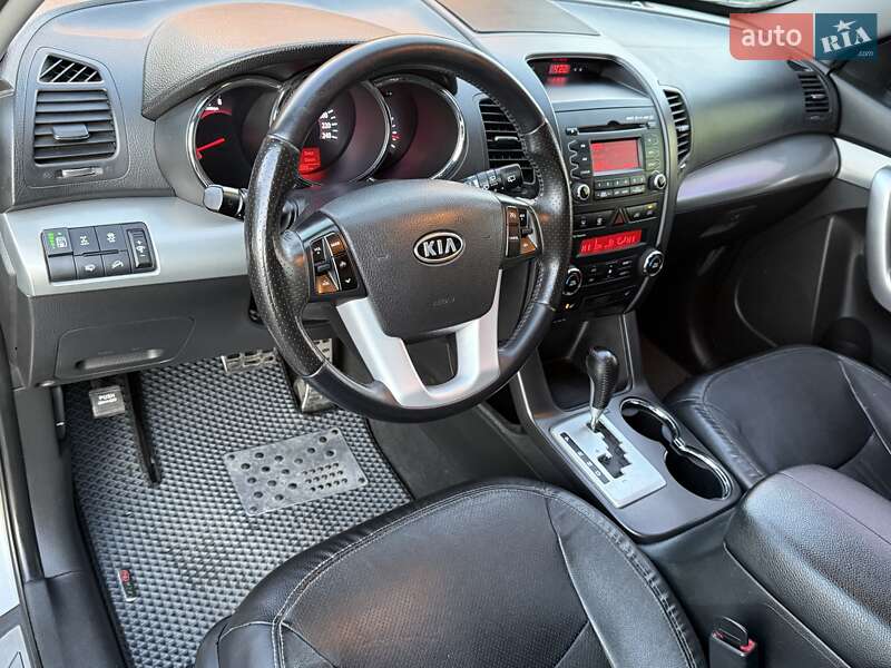 Внедорожник / Кроссовер Kia Sorento 2011 в Борисполе фото 44 Внедорожник / Кроссовер Kia Sorento 2011 в Борисполе