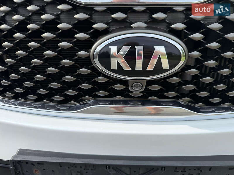 Позашляховик / Кросовер Kia Sorento 2015 в Львові