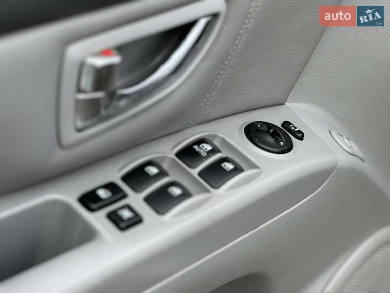 Позашляховик / Кросовер Kia Sorento 2004 в Чернівцях