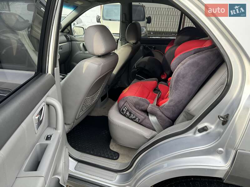 Позашляховик / Кросовер Kia Sorento 2004 в Чернівцях