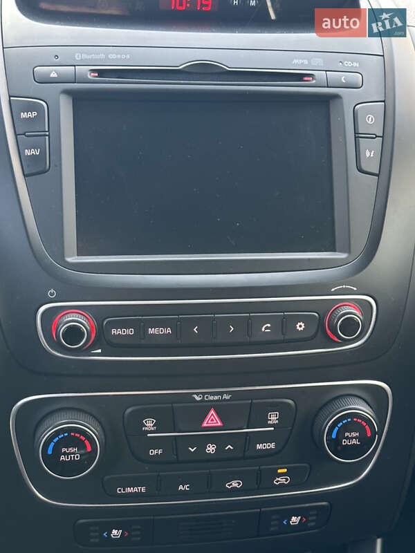 Позашляховик / Кросовер Kia Sorento 2013 в Стрию