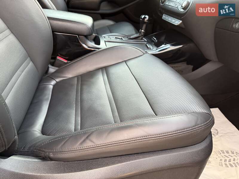 Позашляховик / Кросовер Kia Sorento 2015 в Луцьку