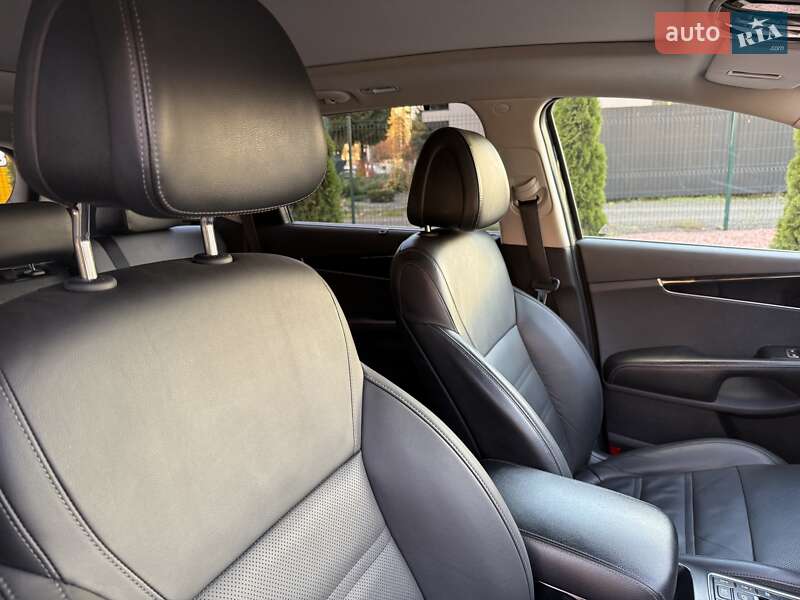 Позашляховик / Кросовер Kia Sorento 2015 в Луцьку