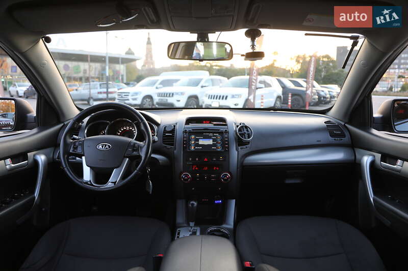 Позашляховик / Кросовер Kia Sorento 2011 в Харкові