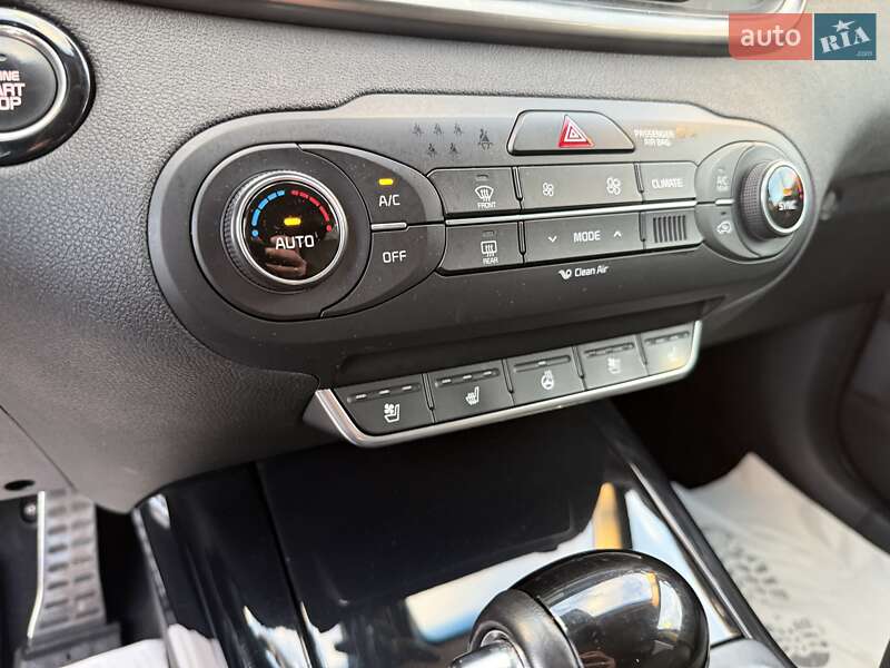 Позашляховик / Кросовер Kia Sorento 2015 в Луцьку