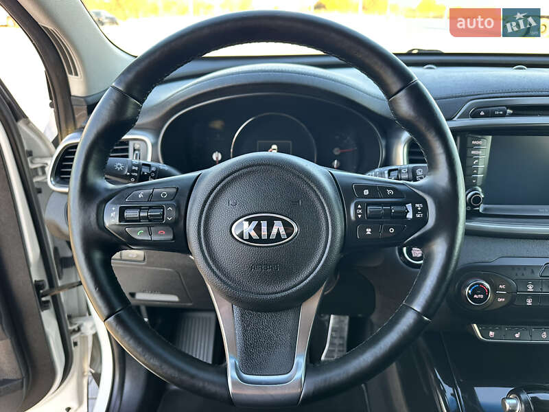 Позашляховик / Кросовер Kia Sorento 2015 в Дубні фото 38 Позашляховик / Кросовер Kia Sorento 2015 в Дубні