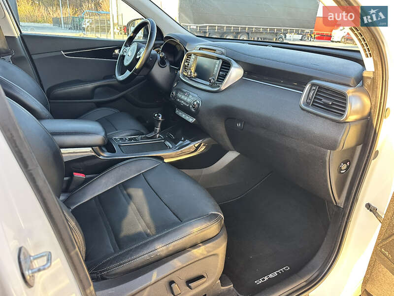 Позашляховик / Кросовер Kia Sorento 2015 в Дубні фото 57 Позашляховик / Кросовер Kia Sorento 2015 в Дубні