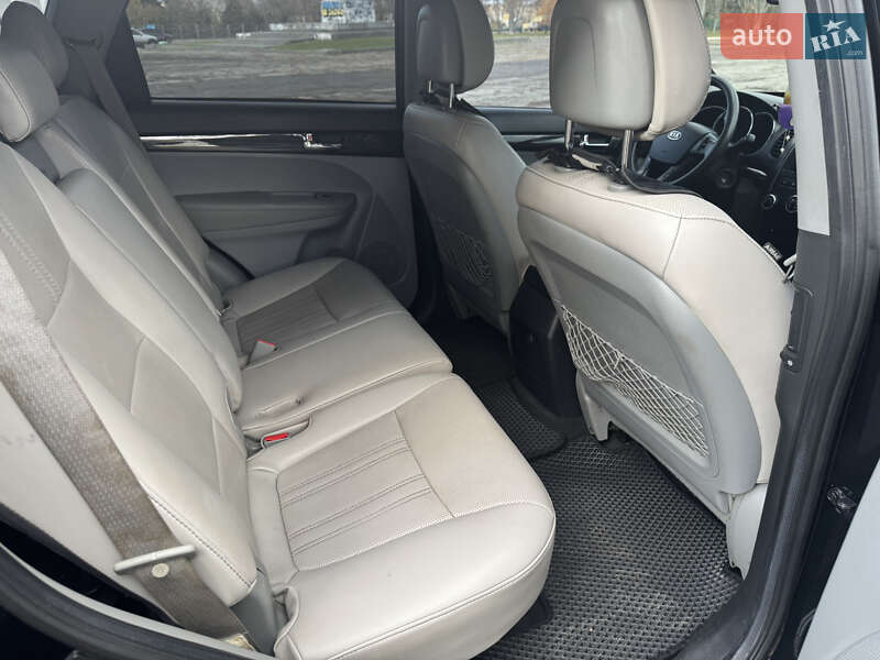 Позашляховик / Кросовер Kia Sorento 2012 в Харкові