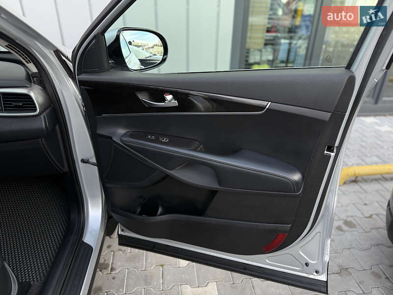 Внедорожник / Кроссовер Kia Sorento 2017 в Владимире фото 25 Внедорожник / Кроссовер Kia Sorento 2017 в Владимире