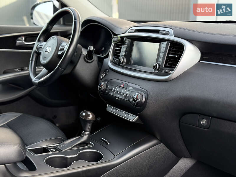 Внедорожник / Кроссовер Kia Sorento 2017 в Владимире фото 29 Внедорожник / Кроссовер Kia Sorento 2017 в Владимире