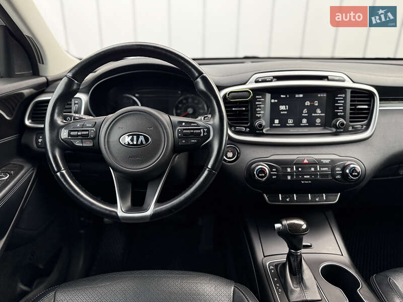 Внедорожник / Кроссовер Kia Sorento 2017 в Владимире фото 35 Внедорожник / Кроссовер Kia Sorento 2017 в Владимире