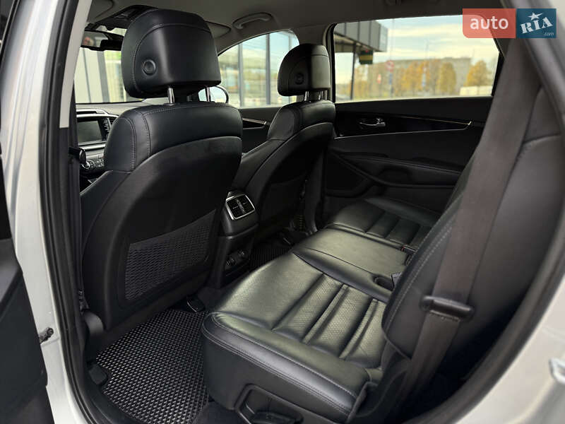 Внедорожник / Кроссовер Kia Sorento 2017 в Владимире фото 45 Внедорожник / Кроссовер Kia Sorento 2017 в Владимире