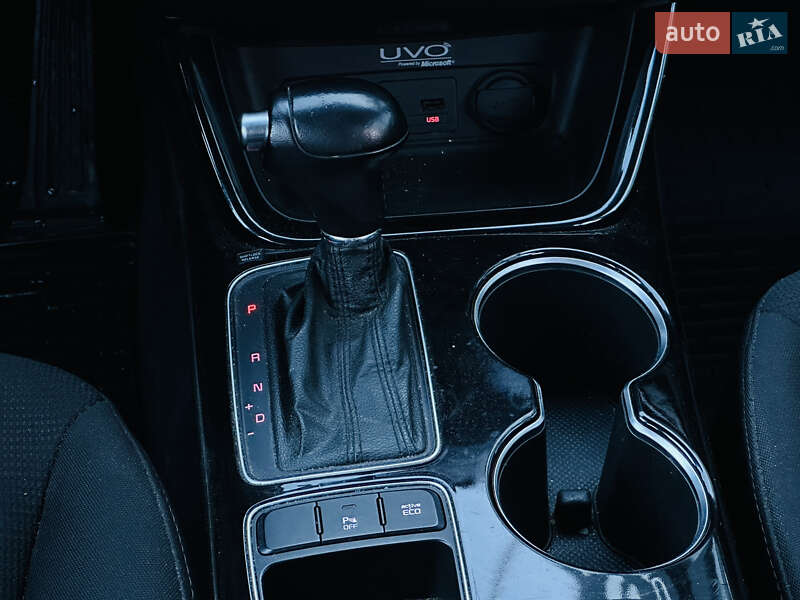 Внедорожник / Кроссовер Kia Sorento 2013 в Харькове