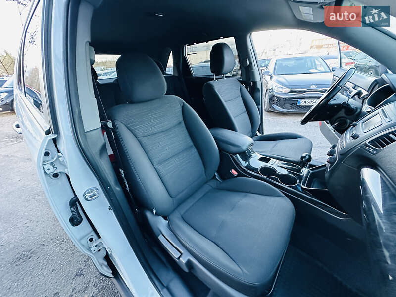 Внедорожник / Кроссовер Kia Sorento 2013 в Харькове