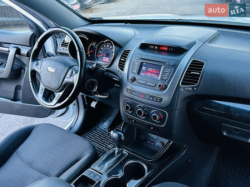 Внедорожник / Кроссовер Kia Sorento 2013 в Харькове