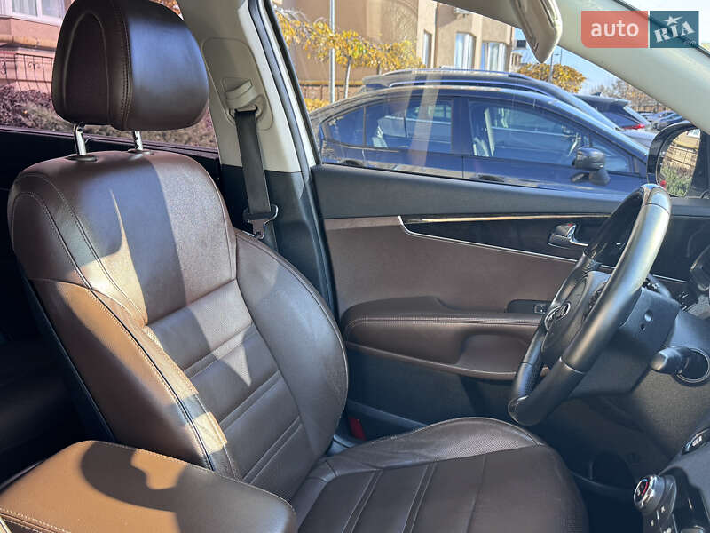 Внедорожник / Кроссовер Kia Sorento 2015 в Киеве фото 12 Внедорожник / Кроссовер Kia Sorento 2015 в Киеве