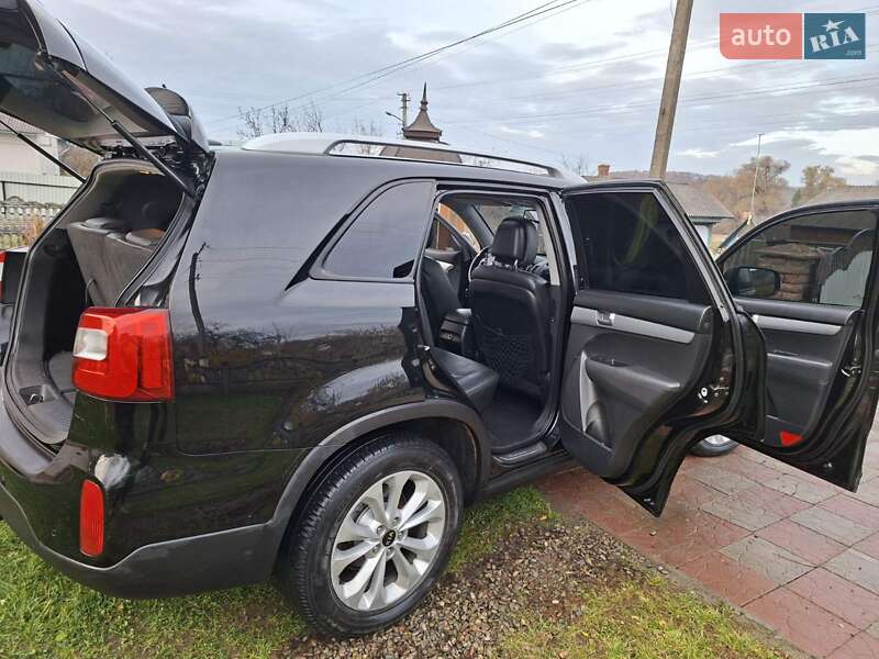 Позашляховик / Кросовер Kia Sorento 2012 в Чернівцях