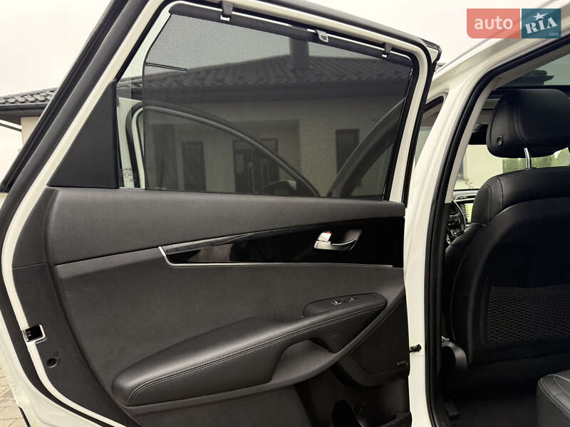 Внедорожник / Кроссовер Kia Sorento 2016 в Ровно