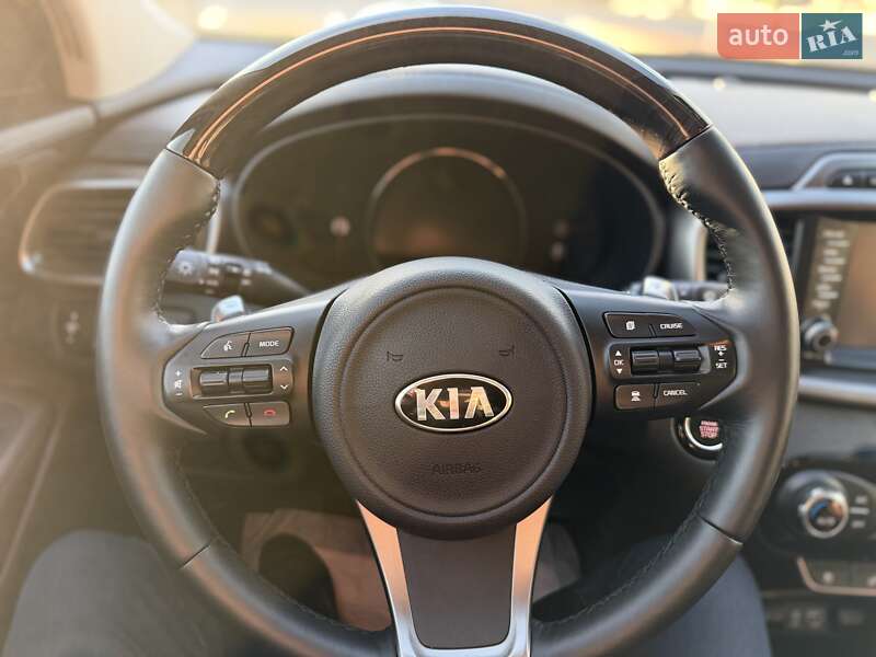 Внедорожник / Кроссовер Kia Sorento 2017 в Одессе