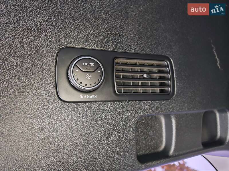 Внедорожник / Кроссовер Kia Sorento 2015 в Могилев-Подольске