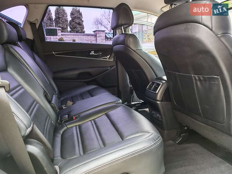 Внедорожник / Кроссовер Kia Sorento 2015 в Могилев-Подольске