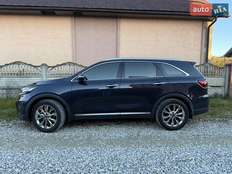 Позашляховик / Кросовер Kia Sorento 2017 в Івано-Франківську