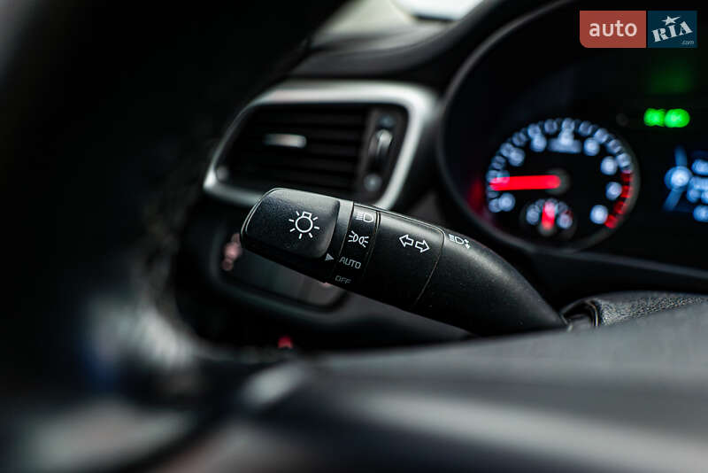 Позашляховик / Кросовер Kia Sorento 2016 в Києві