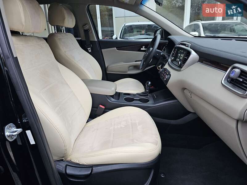 Внедорожник / Кроссовер Kia Sorento 2017 в Одессе