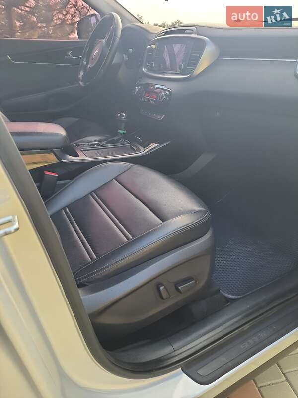 Позашляховик / Кросовер Kia Sorento 2015 в Ізмаїлі