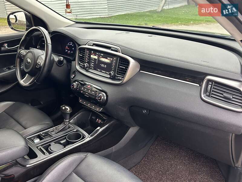 Внедорожник / Кроссовер Kia Sorento 2015 в Одессе