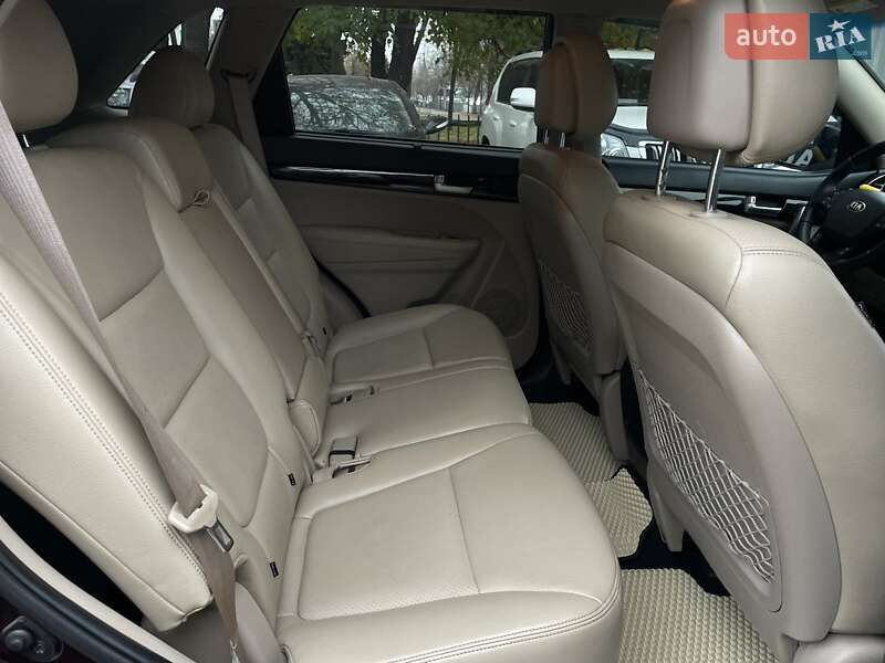 Позашляховик / Кросовер Kia Sorento 2013 в Дніпрі