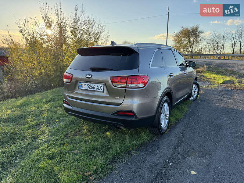 Позашляховик / Кросовер Kia Sorento 2016 в Дніпрі
