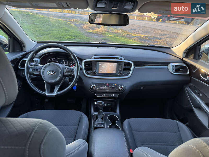 Позашляховик / Кросовер Kia Sorento 2016 в Дніпрі