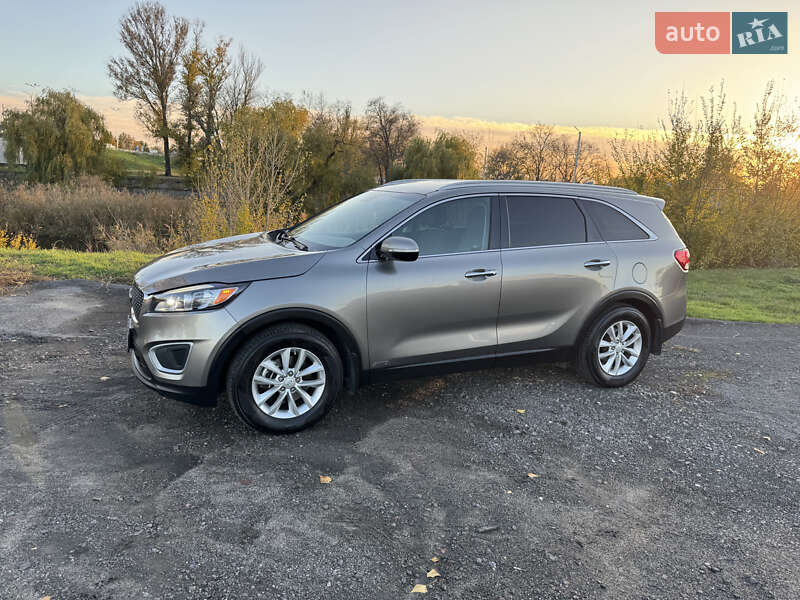 Позашляховик / Кросовер Kia Sorento 2016 в Дніпрі